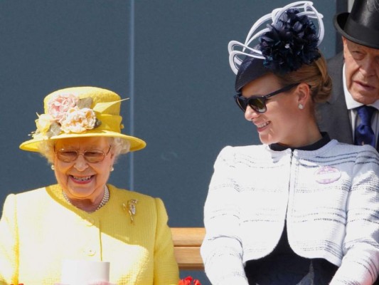 Zara Tindall, nieta de la Reina Isabel, da a luz en su casa