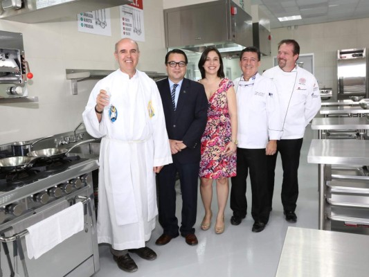 Unitec aperturó la cocina industrial de su edificio gastronómico