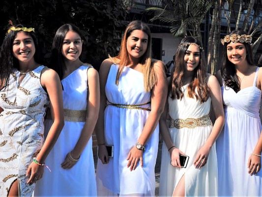 Greek day de los seniors de Macris School