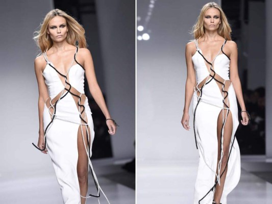 Drama, irresistible belleza, fluidez y feminidad son el alma de Atelier Versace. La icónica joyería es la última expresión del poder femenino. Así lo demuestra Donatella con el uso de extravagantes nudos en cuerdas de Swarovski.