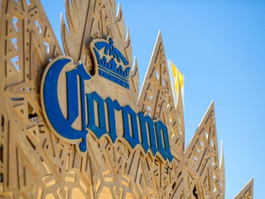 Corona le regaló a Honduras un espectacular Summertime Sunset Roatán 2018