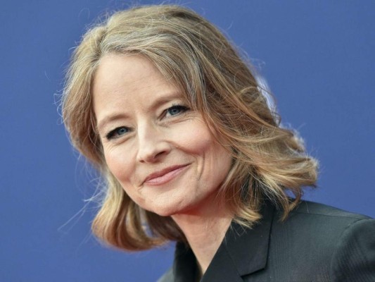 Jodie Foster sabe hablar francés fluido, igualmente, habla alemán, español e italiano.