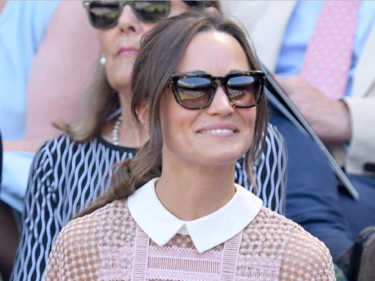 Pippa Middleton sorprende con un elegante vestido en Wimbledon