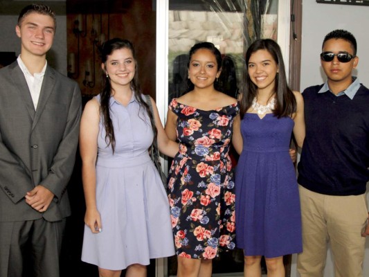 Los seniors de la International School donaron 100 desayunos a Casa David de Tegucigalpa, como un gesto de solidaridad (Fotos Hector Hernández)