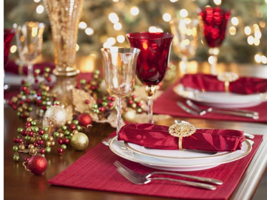 Gama de colores, puedes optar por un solo color o combinar los mismos en este caso te presentamos una combinaciòn en total rojo, elegante y llena del espìritu navideño