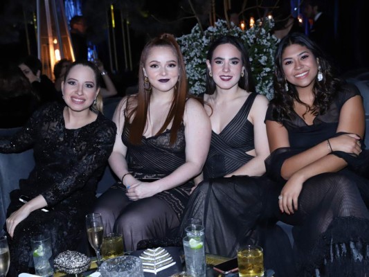 Daniella Alvarado, Andrea Pineda, Valeria Alvarado y Maria Isabel Simon