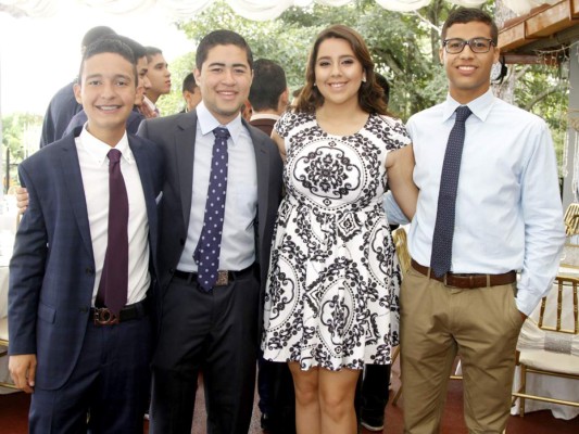 Emotivo senior breakfast de la International School