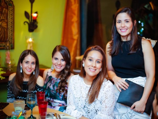 Fiesta catracha para Angelo Casco y María Fernanda Welchez