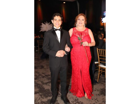 Los Seniors de la Dowal School 2019 celebran su Prom al estilo años 20s