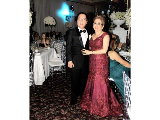 La boda religiosa de Jonathan Park y Daniela Ferrufino