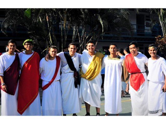 Greek day de los seniors de Macris School