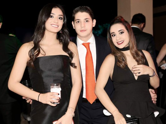 Ana Joselina Larios, Eugenio Torres y Valentina Martinez