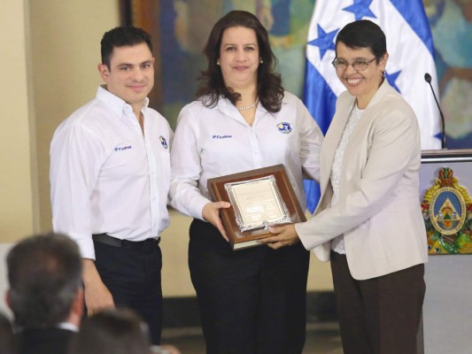 Entrega de Premio Nacional a la Corresponsabilidad Empresarial para la Educación