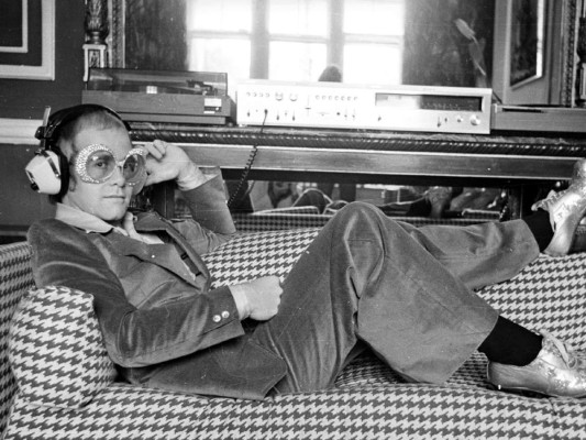 Elton John, es el tercer artista más grande de todos los tiempos en Estados Unidos, por detrás de los Beatles y Madonna<br/>