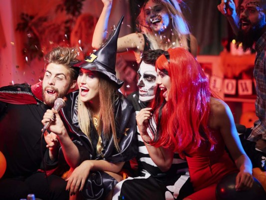 ¿Buscando opciones para disfrutar esta halloween season? pues te contamos que este año la noche de brujas viene cargada de mucha diversión. Por eso nosotros te traemos las mejores fiestas para que celebres de manera extraordinaria esta festividad en Tegucigalpa y San Pedro Sula