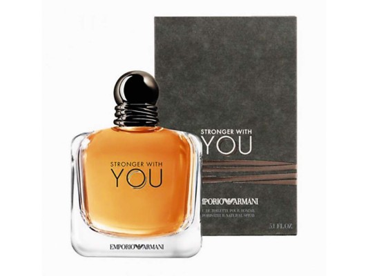 STRONGER WITH YOU INTENSELY es una historia de amor con el perfume femenino In Love With You, un dúo perfecto que comparte un ingrediente en común: la vainilla. La fragancia de hombre seduce con sus notas especiadas y verdes mientras la femenina es floriental afrutada con notas explosivas y jugosas de cereza ácida, frambuesa y grosellas negras.<br/>