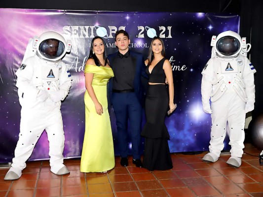 Grand night de los seniors '21 de DelCampo International School