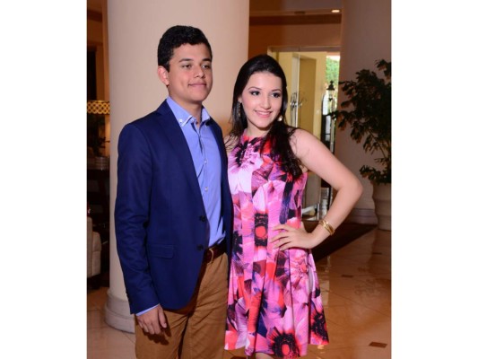 Alegre desayuno de los seniors del Instituto Valle de Sula