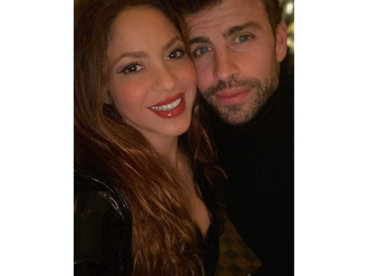 “Feliz día de San Valentín, Happy Valentines Day!”, texto que acompañó la fotografía que subió Shakira junto a su esposo Piqué en el día del amor y la amistad.