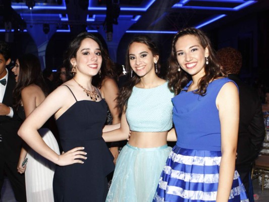Invitadas a gala de la Escuela Internacional Sampedrana.