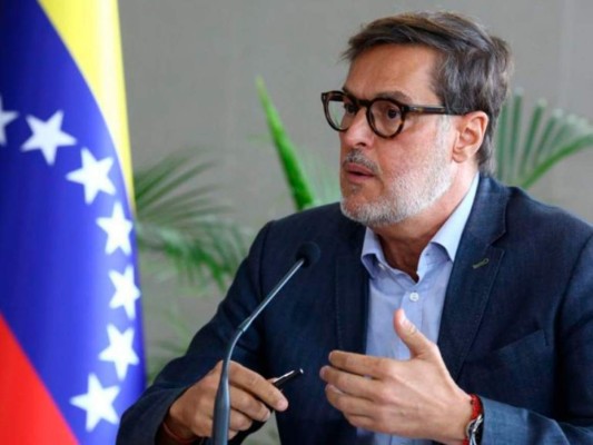 Félix Plascencia<br/>Se trata del canciller de Venezuela, quien acompañado del vicecanciller, Rander Peña, formará parte de la toma de posesión.