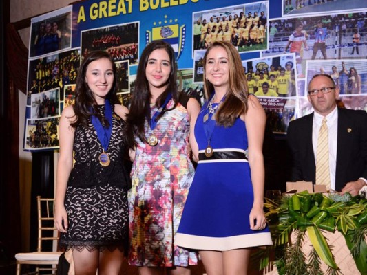 Premios Bulldog Award 2016 de la Escuela Internacional Sampedrana