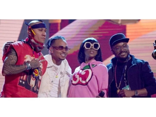 Ozuna, The Black Eyed Peas y J. Rey Soul hicieron sonar el lugar con 'Mamacita'.