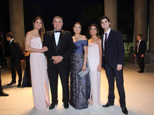 Roberto Facussé y Sophie Andonie unen sus vidas en matrimonio&nbsp;&nbsp;