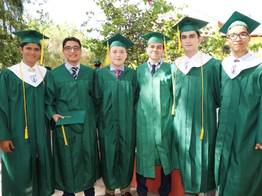 Entrega de títulos en DelCampo International School I parte