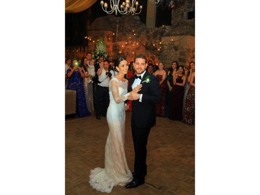 Elegante fiesta nupcial para Sofia Barletta y Jorge Vitanza