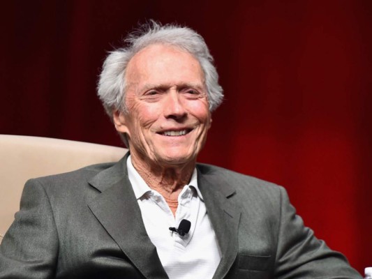 Clint Eastwood, todos sabemos que es republicano, sin embargo nadie comprende su apoyo para Donald Trump, Eastwood ha acompañado al personaje durante sus campañas en California, Arizona y Nevada