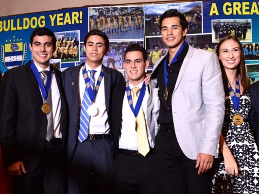 Premios Bulldog Award 2016 de la Escuela Internacional Sampedrana