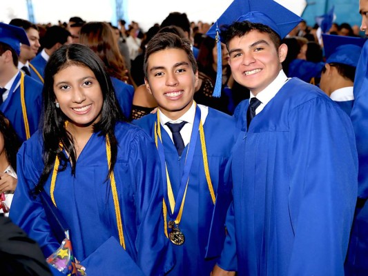 Entrega de títulos Macris School