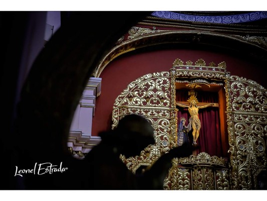 En el retablo de la iglesia Los Dolores conmueve una composición de Cristo Crucifcado y al pie de la cruz, la madre Dolorosa