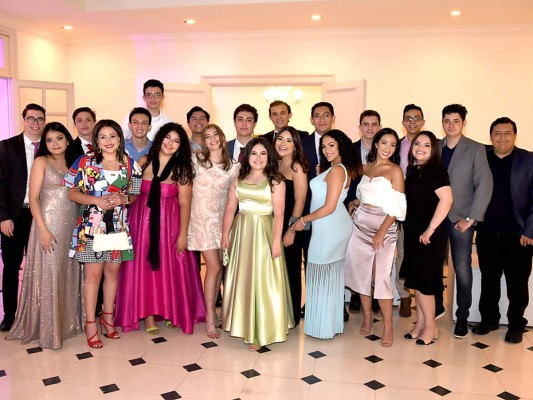 Noche de premiación de los seniors 2021 de la Academia Los Pinares