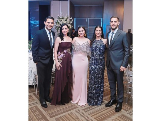 Juan Jaar y Lisa Hepburn celebran fiesta nupcial  