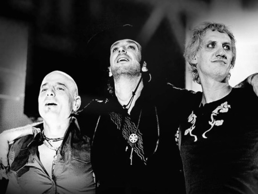 3. Persiana Americana<br/>Esta canción fue reconocida por la revista Rolling Stone dentro del ranking de Las Mejores Canciones de la Historia del Rock Argentino, se convirtió en un himno del rock en español.<br/>