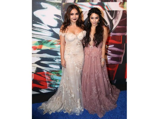 Vanessa y Stella Hudgens