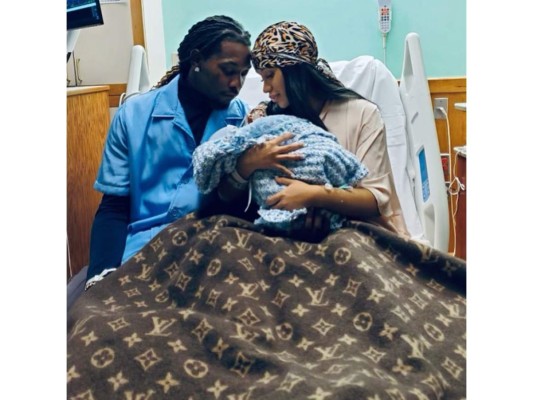 Offset y Cardi B <br/>¡La rapera ya es madre por segunda vez! Los padres no quisieron revelar el nombre del bebé.<br/>