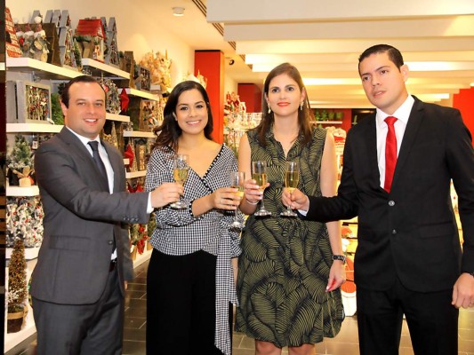 Aliss inaugura tienda en Mall Multiplaza