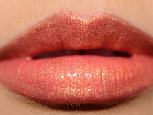 Conoce los Grand Illusion Glossy Liquid Lipcolour by MAC