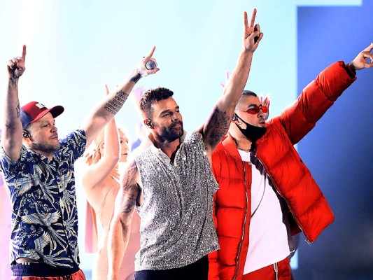 <br/>MEJOR FUSIÓN/INTERPRETACIÓN URBANA: China, de Anuel AA, Daddy Yankee y Karol G con Ozuna & J Balvin / Hablamos Mañana, de Bad Bunny, Duki y Pablo Chill-E / Azul, de J Balvin / Cántalo, de Ricky Martin, Residente y Bad Bunny / Yo X Ti, Tu X Mi, de Rosalía y Ozuna (Photo by Rich Fury/Getty Images)