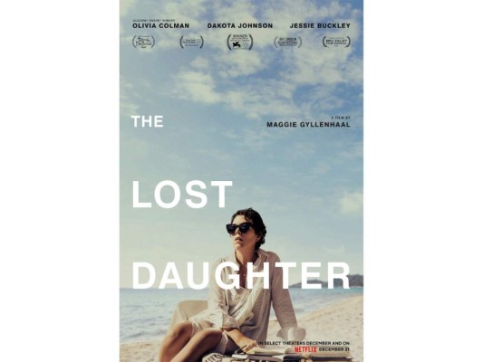 La niña perdida. En unas vacaciones, una mujer comienza a desarrollar una extraña obsesión por una joven madre que despierta recuerdos del pasado. Estreno: 31 de diciembre.