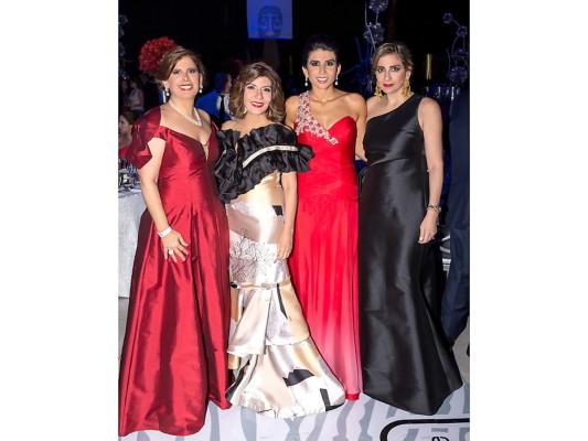 Invitados a la gala de la Escuela Internacional Sampedrana  
