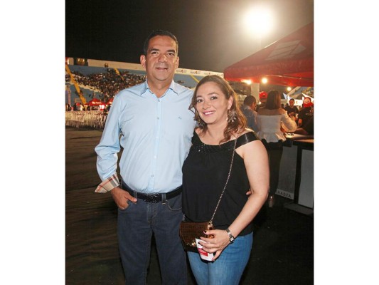 Daddy Yankee puso a bailar a San Pedro Sula