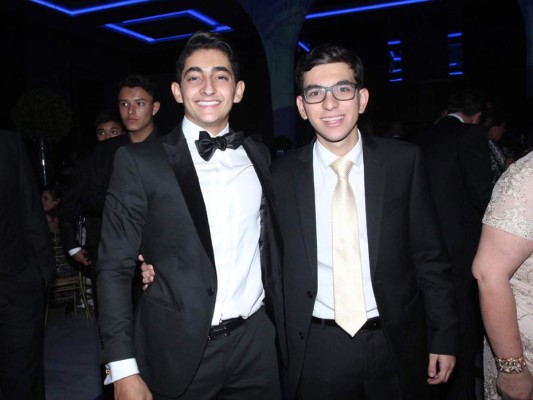 Glamorosa gala de la Escuela Internacional Sampedrana