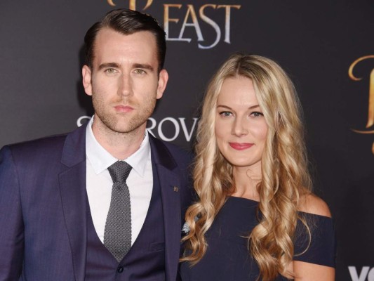 ¡Matthew Lewis contrajo matrimonio con Angela Jones!