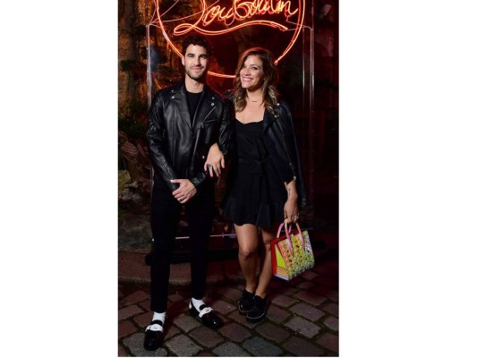 Darren Criss y Mia Swier