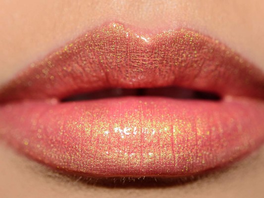 Conoce los Grand Illusion Glossy Liquid Lipcolour by MAC