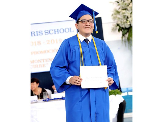 Graduación de la clase 2019 de Macris School